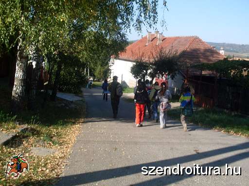 V-szendro-korul-gyalogszerrel-06.jpg