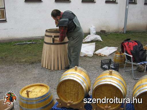 20100327-szadalmasi-bornapok-9.JPG