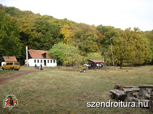 6-Hidegkuti-turistahaz-Matrakeresztes-20111028.jpg
