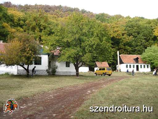 7-Hidegkuti-turistahaz-Matrakeresztes-20111028.jpg