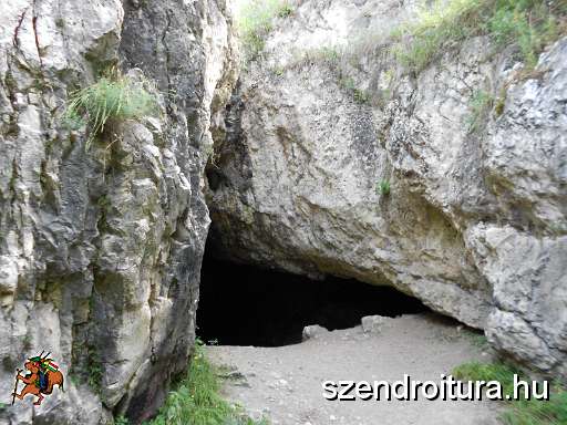 106-Huvosvolgytol-Tatabanyaig-20140616-18-Remete-barlang.JPG